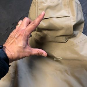 Men’s Oakley Snowboarding Jacket